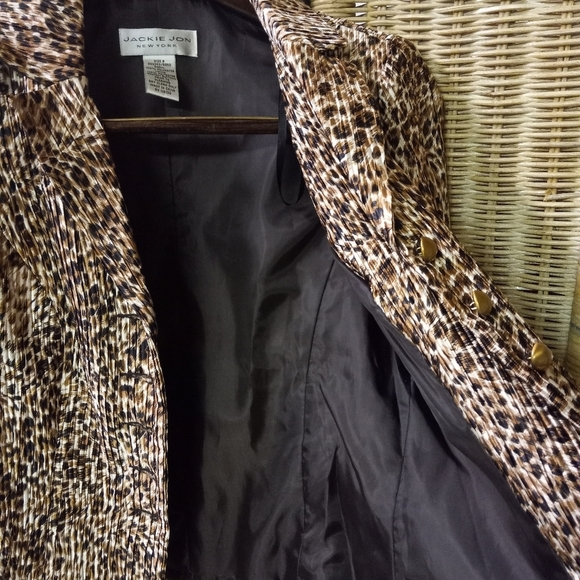 Jackie Jon NY Blazer Jacket Cheetah Cropped Size 8/36 - Picture 3 of 9